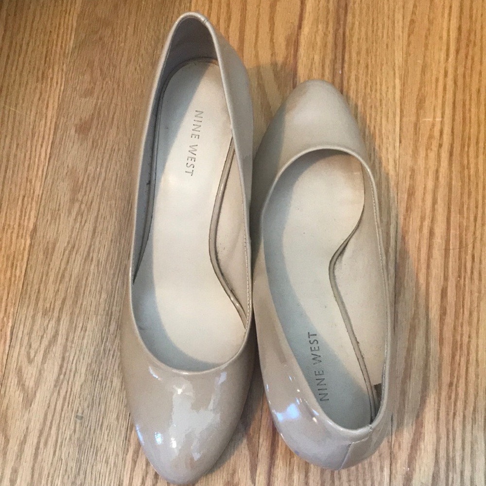 Nine West nude wedges